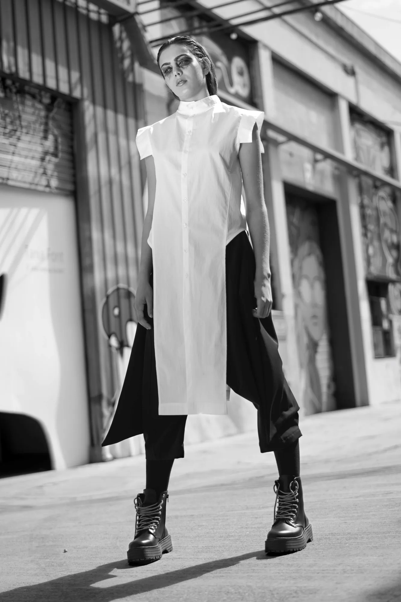 Editorial ANTONIO RODRIGUEZ — camisa-vestido blanca deconstruida